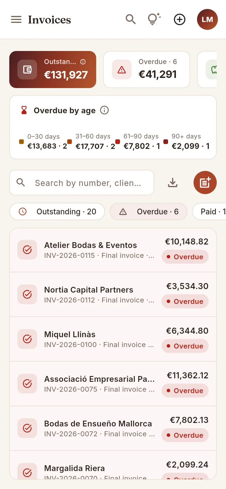 Invoices on a phone, with the “Overdue” filter.