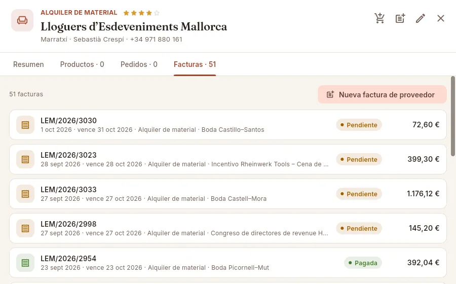 Ficha de un proveedor, pestaña «Facturas»: todas sus facturas y el acceso para registrar una nueva.