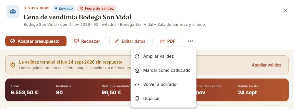 Un presupuesto enviado que ya pasó su fecha de validez, con «Más opciones» abierto.